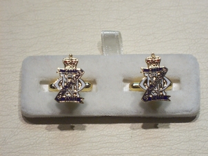 13th/18th Hussars enamelled cufflinks - Click Image to Close